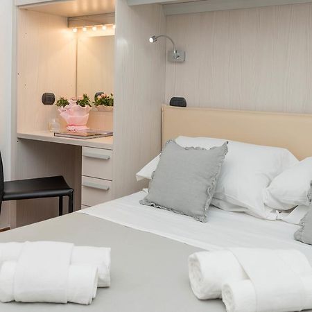 Andenis Luxury House Hotel Rome Bagian luar foto